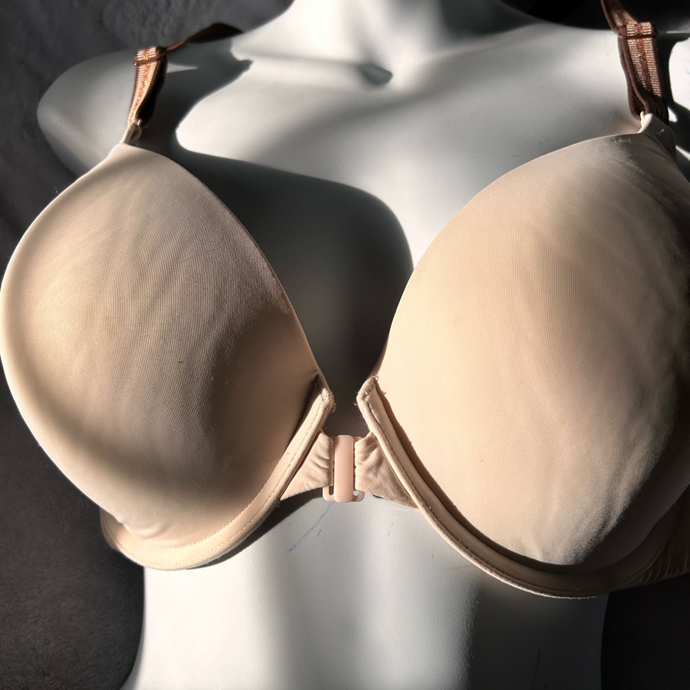 Victoria's Secret Cream Bra